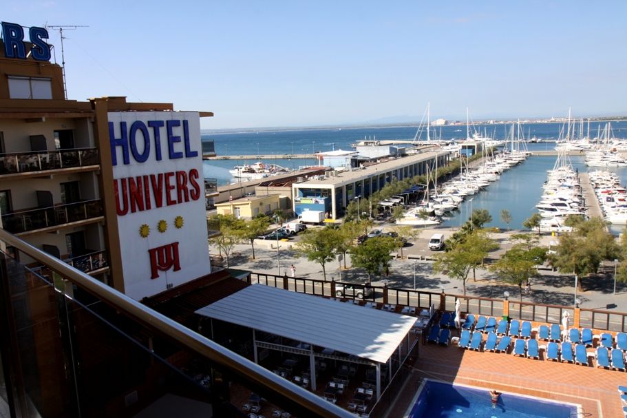 Hotel Univers Roses Exterior photo