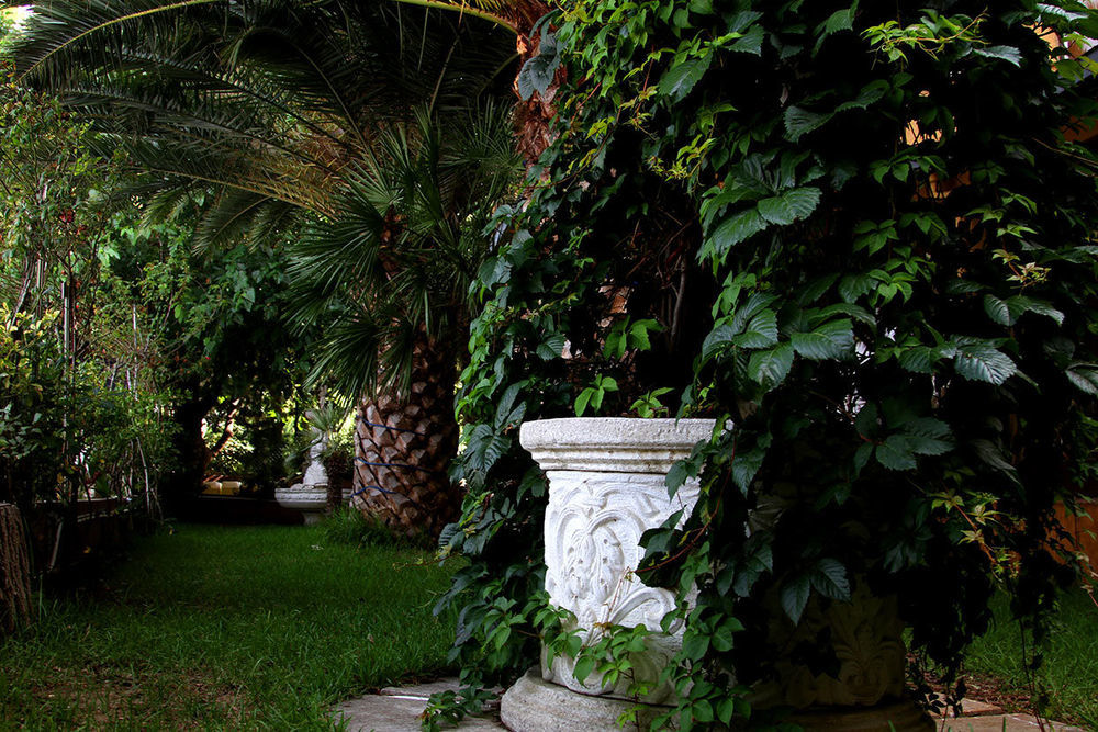Hotel Univers Roses Exterior photo