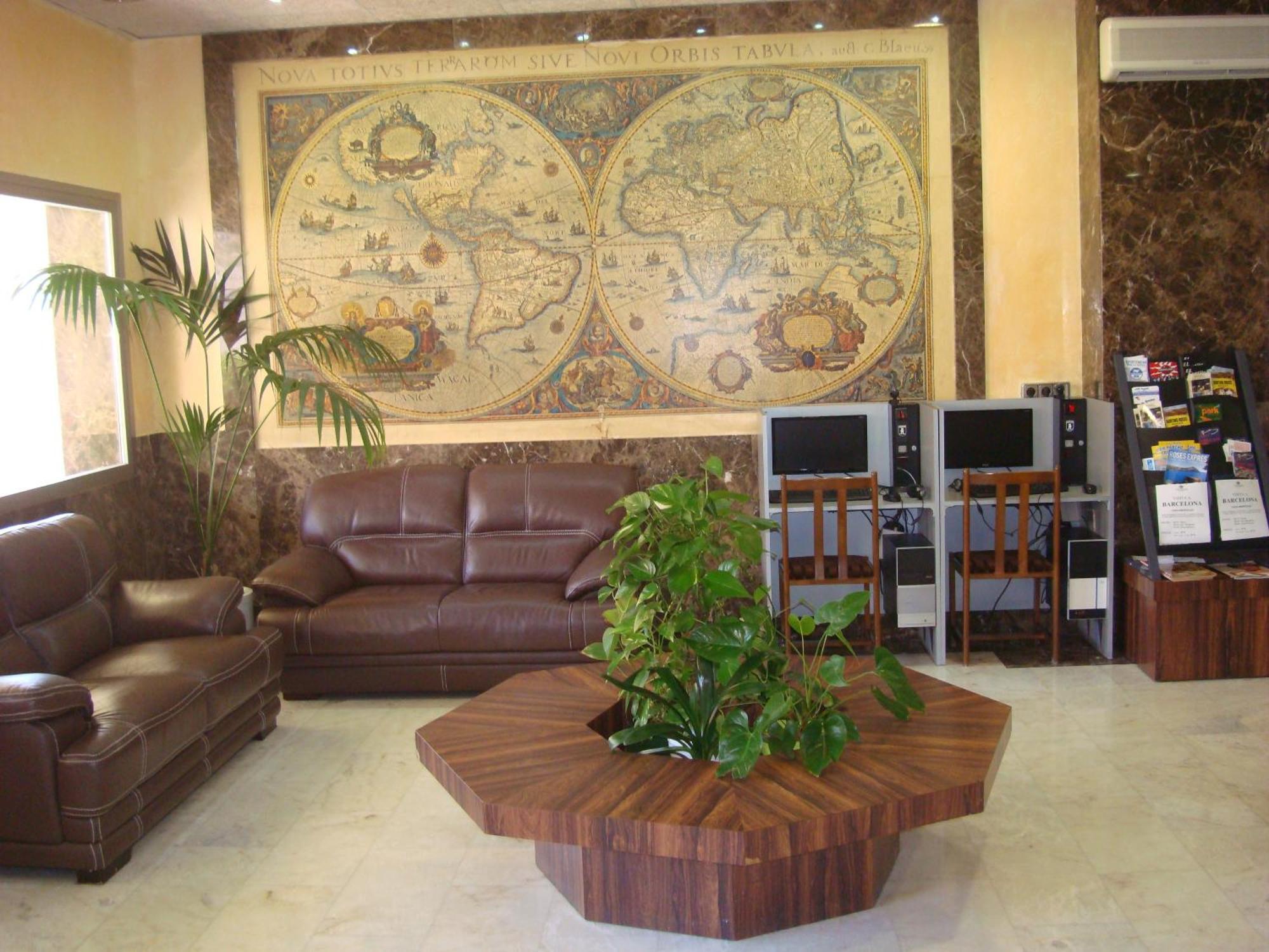 Hotel Univers Roses Exterior photo
