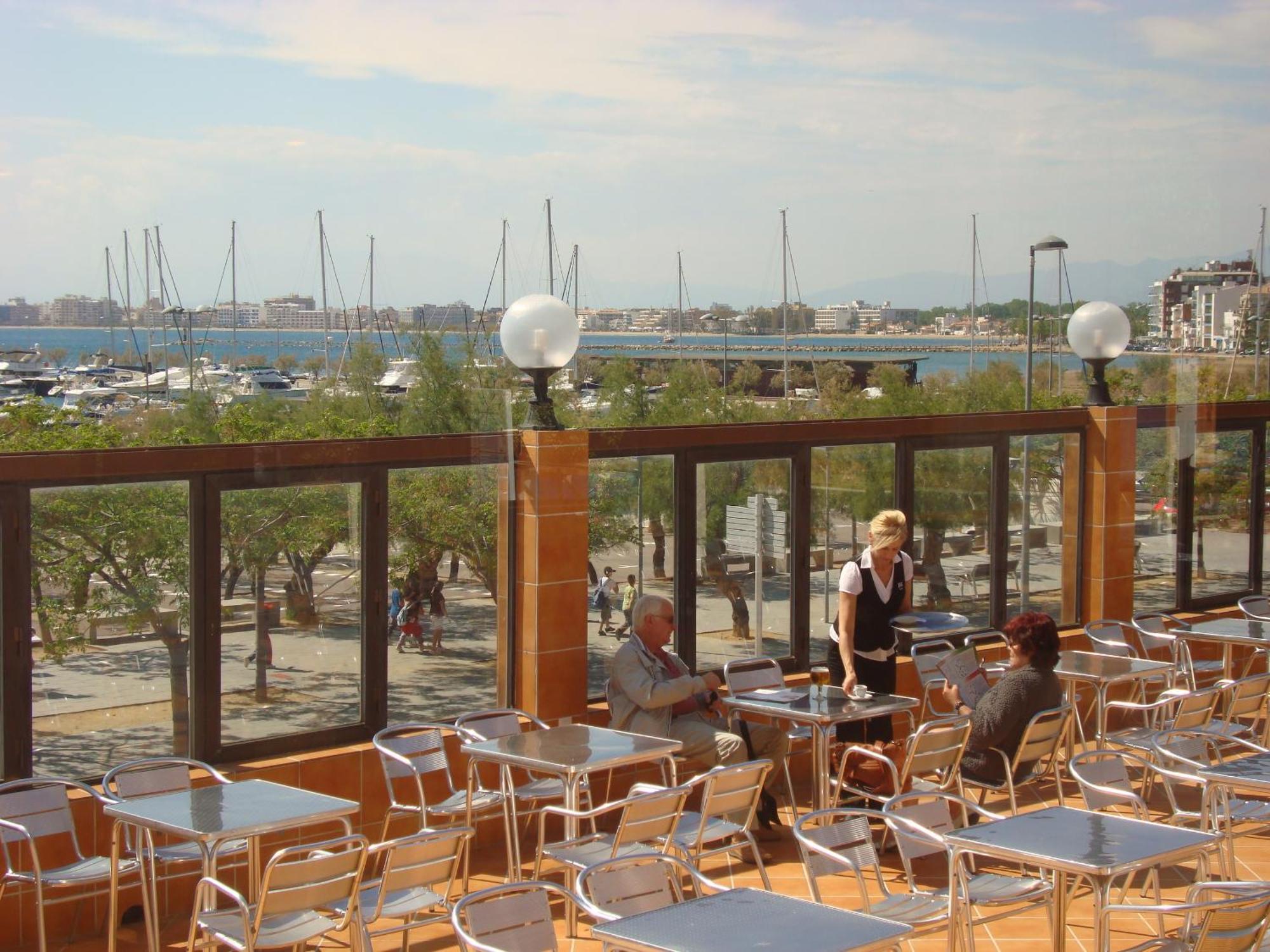 Hotel Univers Roses Exterior photo