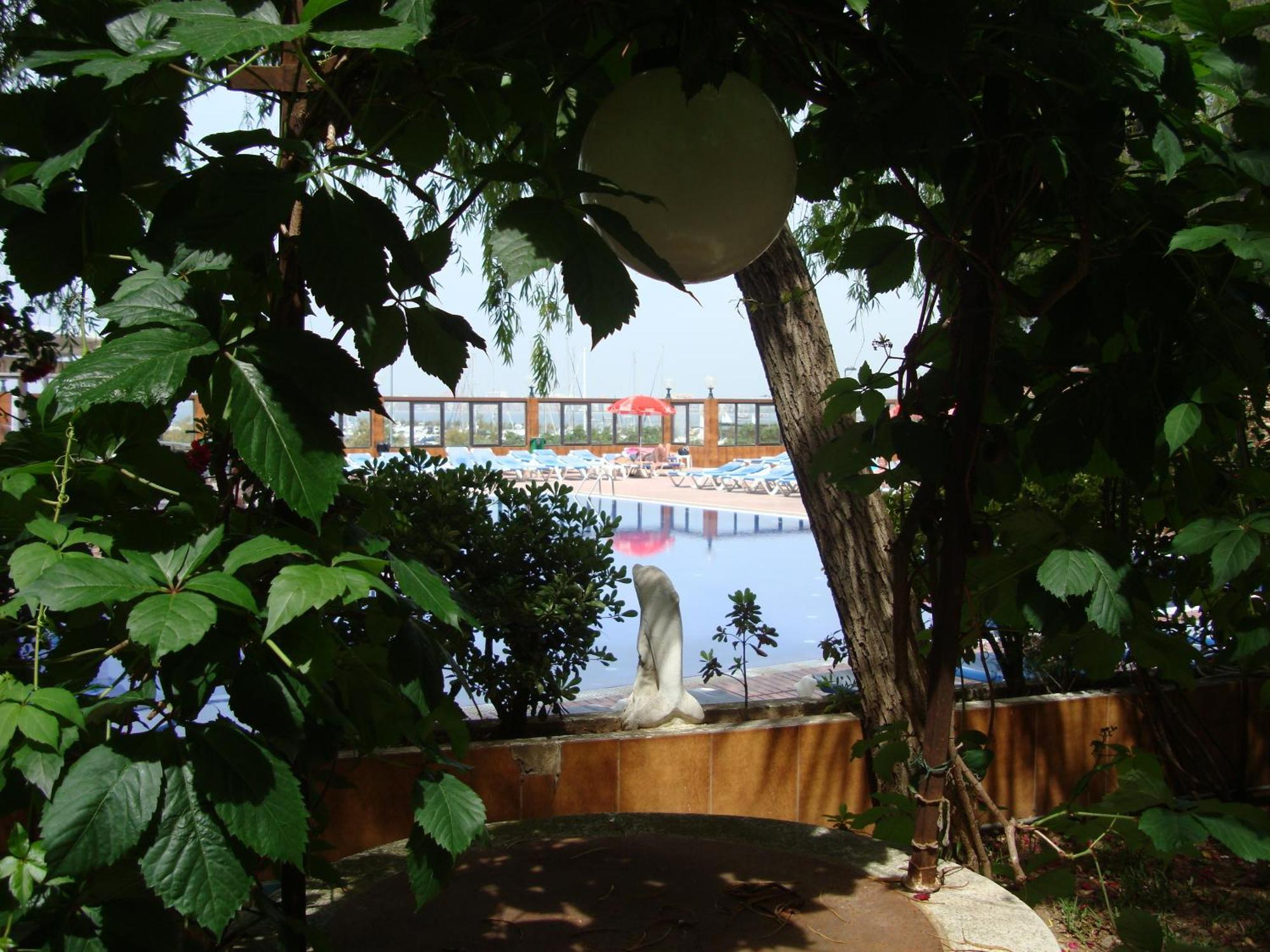 Hotel Univers Roses Exterior photo