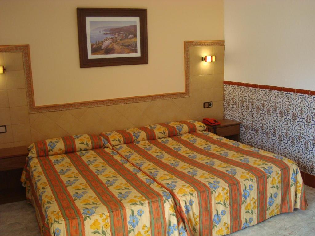 Hotel Univers Roses Room photo