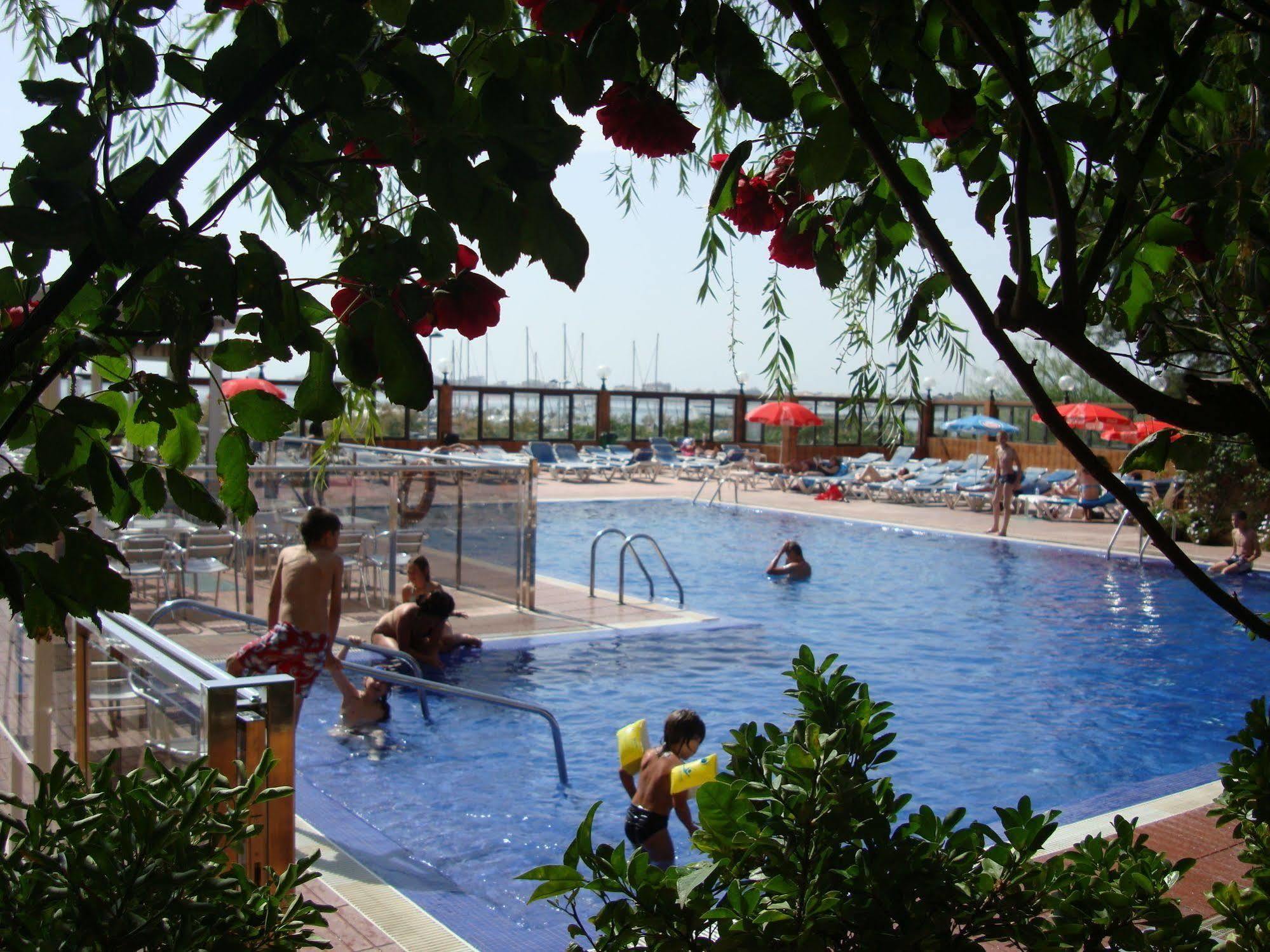 Hotel Univers Roses Exterior photo